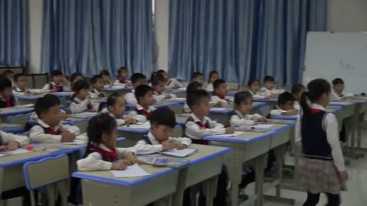 2.人教版数学二下《解决问题》广西一等奖