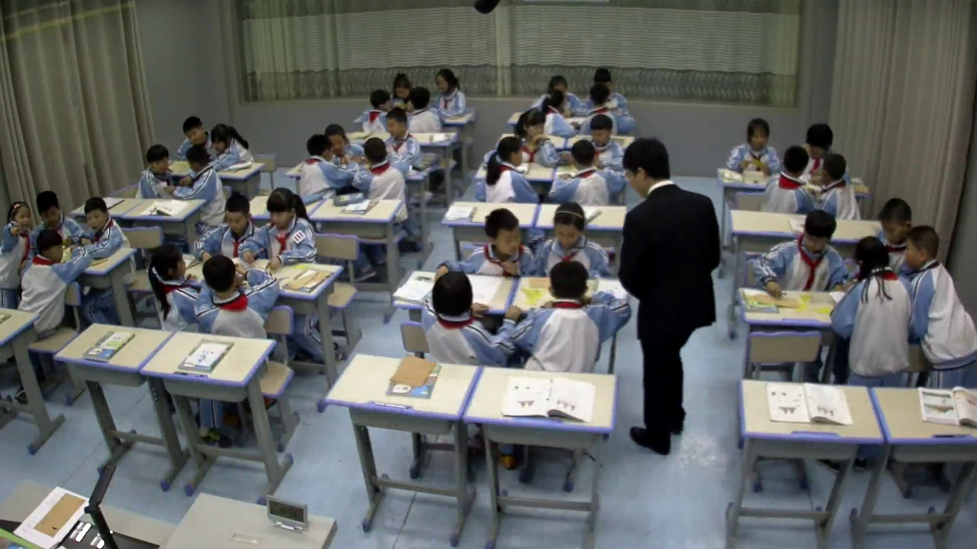 2.人教版数学四下《三角形的分类》江西省一等奖