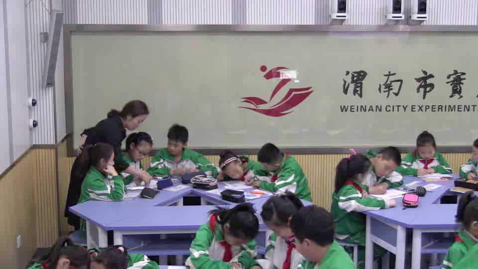 1.北师大数学四下《栽蒜苗（一）》全国一等奖