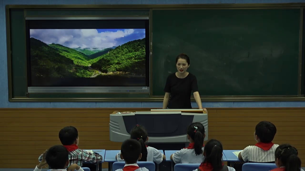 1.人音版音乐（吴斌主编）三下《嘹亮歌声》安徽省市一等奖