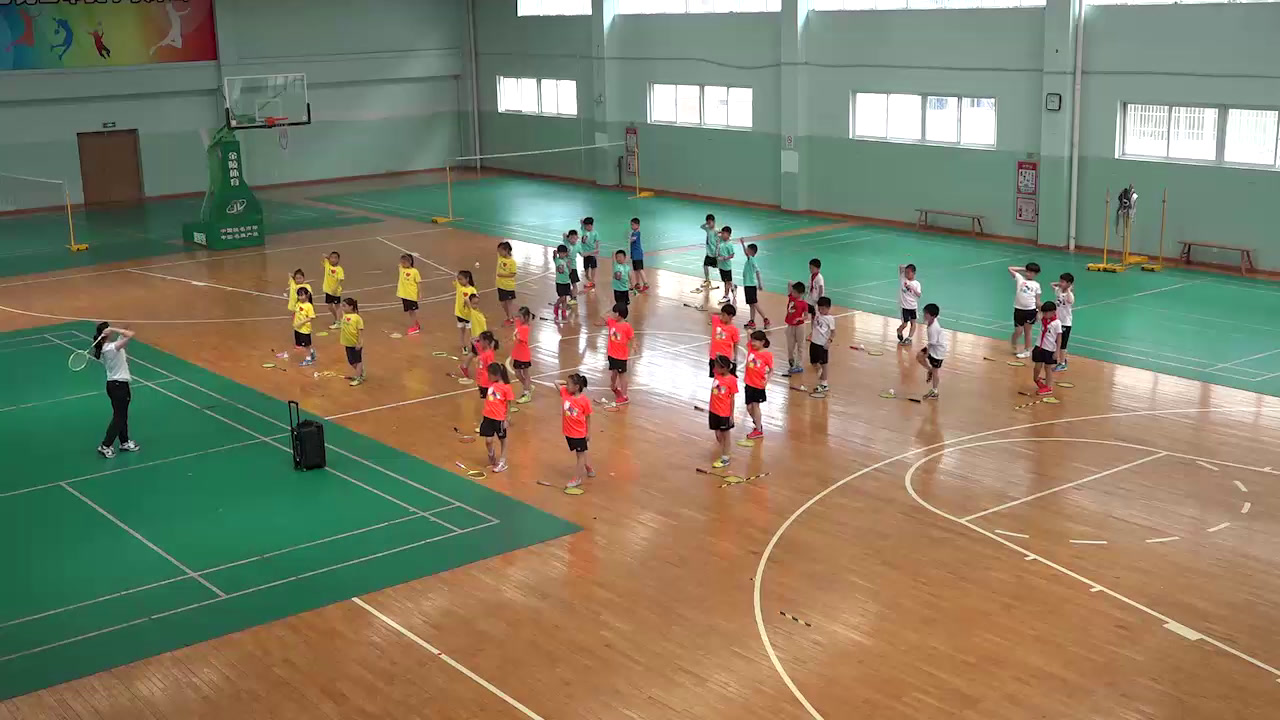 1.人教2011版体育与健康一至二年级《1.水中行走练习》江苏省县一等奖