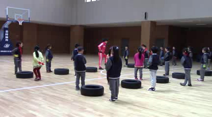 1.人教2011版体育与健康一至二年级《1.水中行走练习》江苏省县一等奖