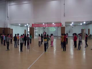 3.人教2011版体育与健康一至二年级《2.基本步型与基本腿法》江苏省省一等奖