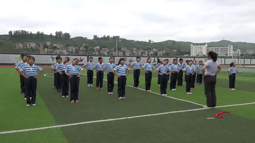 2.人教2011版体育与健康三至四年级《一、队列与队形》贵州省市一等奖