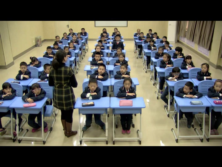 人教版数学二上《5.观察物体（一）》山东曹老师-省一等奖