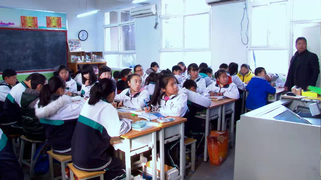北师大版数学七上《制作一个尽可能大的无盖长方体形盒子》陕西王老师-省一等奖