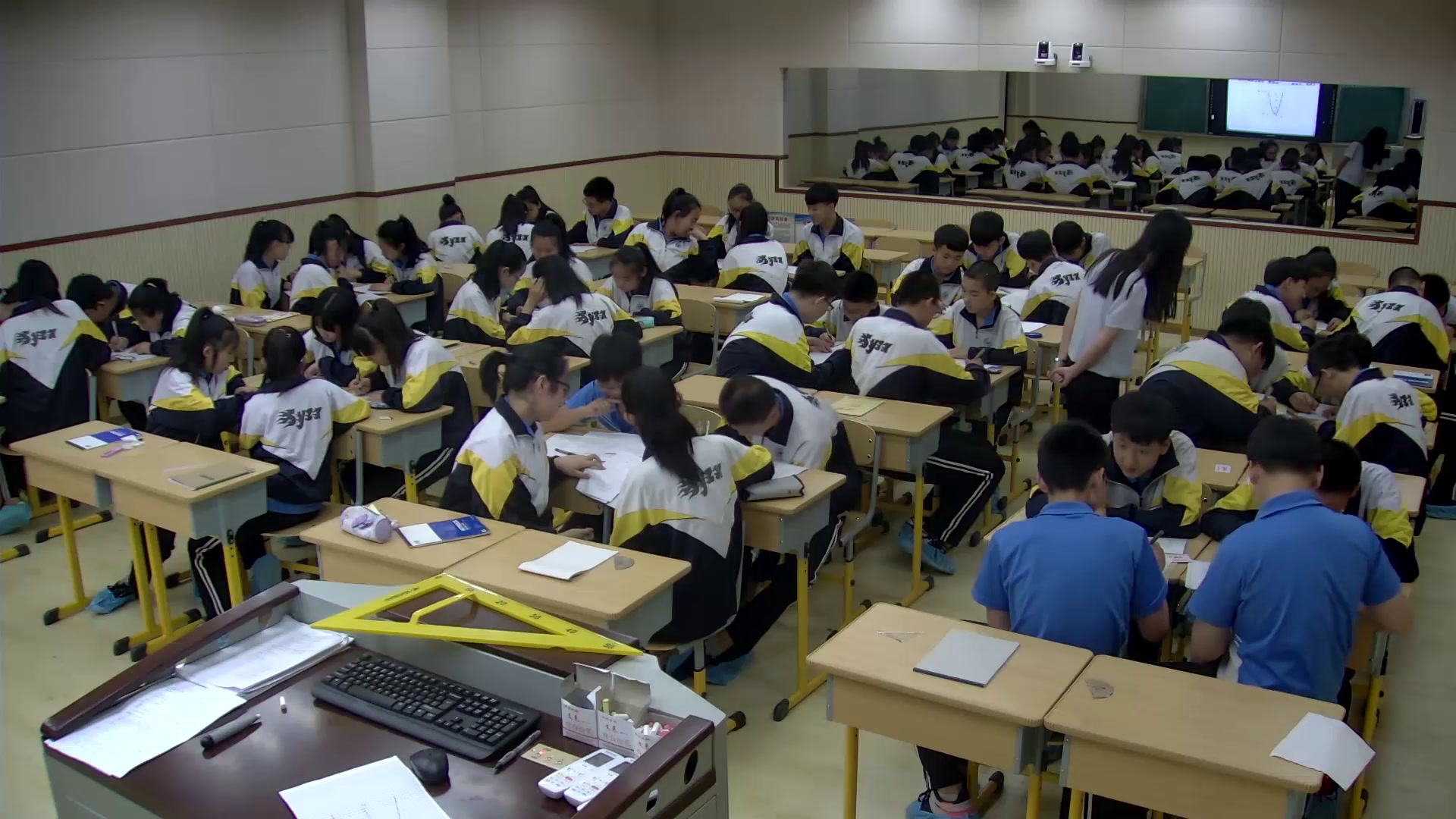 人教版数学九上《22.1.2二次函数y=ax2的图象和性质》辽宁李老师-省一等奖