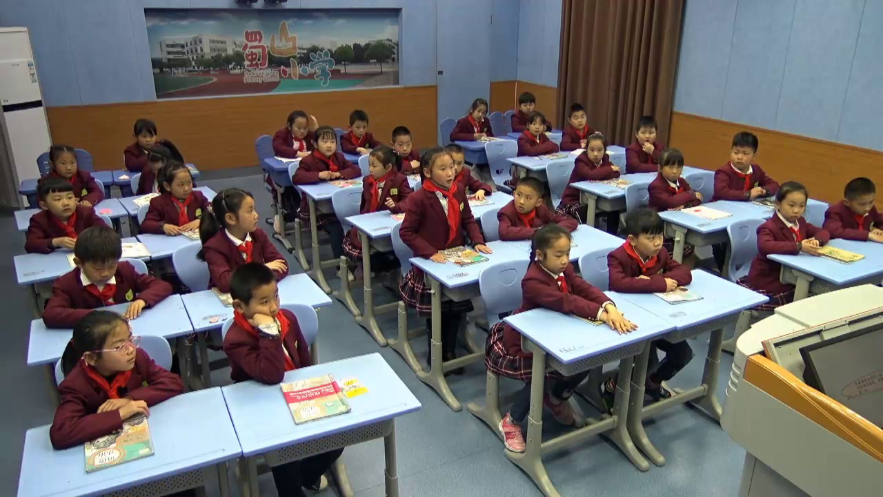 人教版道德与法治二上《15.可亲可敬的家乡人》安徽老师-市一等奖