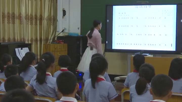 人教版音乐四上《唱歌　愉快的梦》广西傅老师-省一等奖