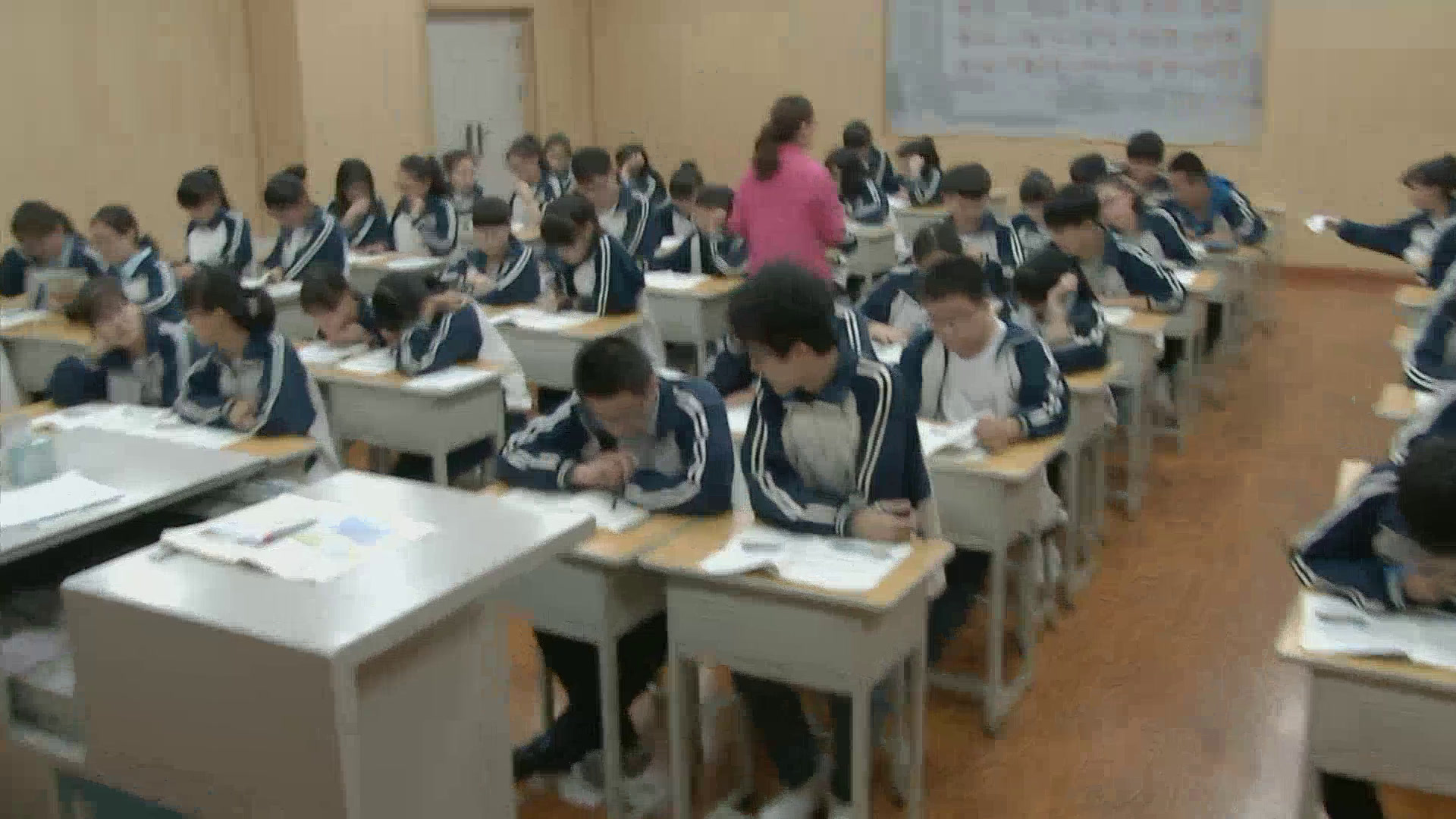 人教版政治必修1《积极参与国际经济竞争与合作》山西老师-市一等奖