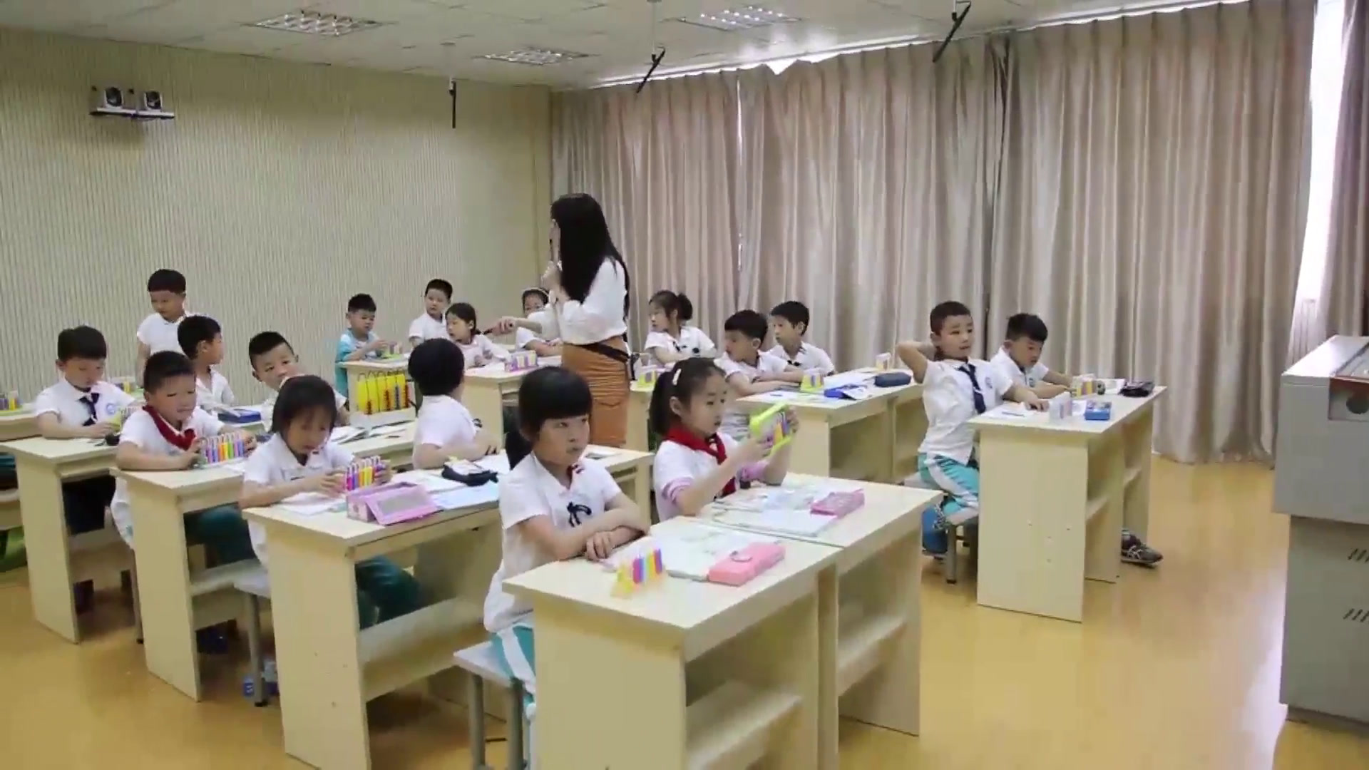 苏教版数学二下《10、三位数减法的笔算（隔位退位）》安徽钱老师-市一等奖