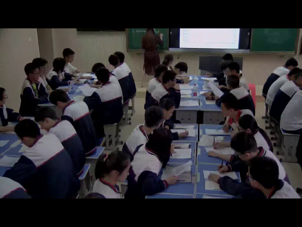 译林版英语模块一《Reading(1):School life in the UK》湖南谷老师-市一等奖