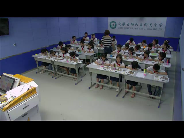 湘美版美术二下《8.彩点点》安徽阚老师-市一等奖