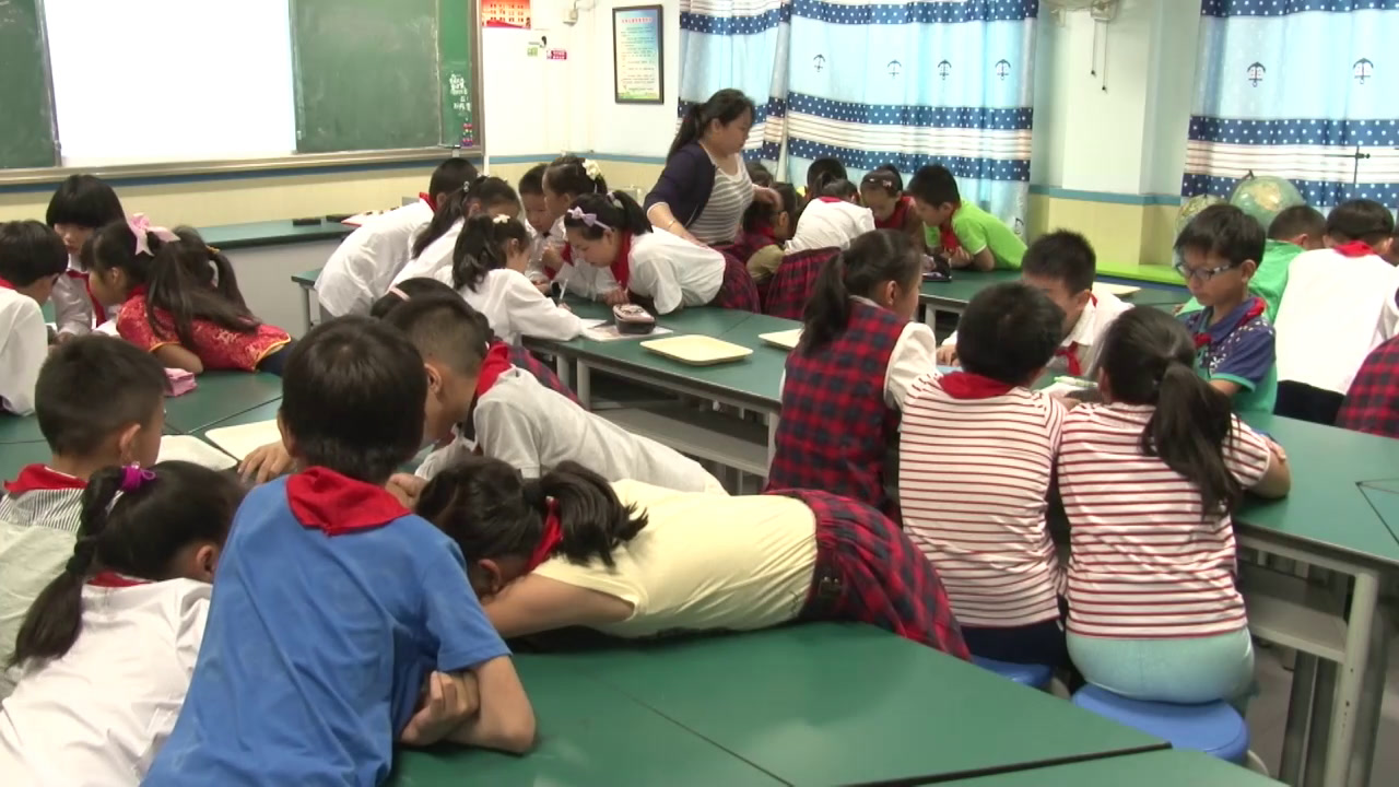 教科版科学四下《不一样的电路连接》湖北余老师-省一等奖