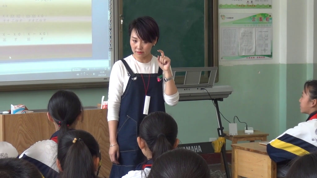 湘文艺版音乐六下《（演唱）龙里格龙》甘肃熊老师-县级优课