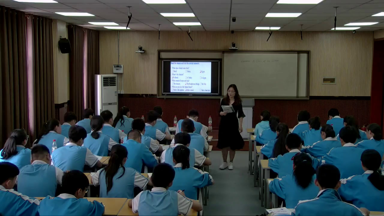 冀教版英语八下《Lesson 41 A Class of the World》陕西岳老师-省一等奖