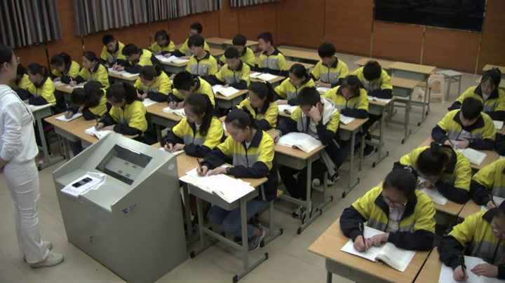 语文2011课标版九下《口语交际谈谈心目中的君子》贵州袁老师-市一等奖
