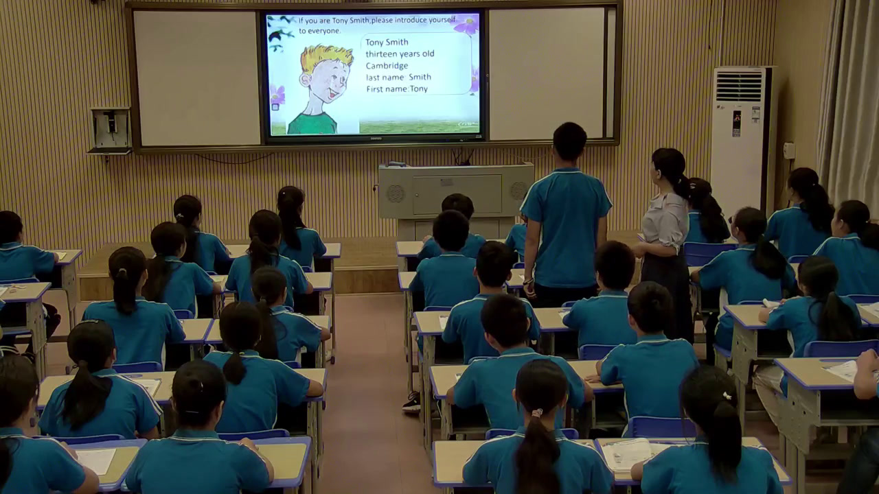 外研版英语七上《Unit2 I'm Wang Lingling and I'm thirteen years old.》广西李老师-市一等奖