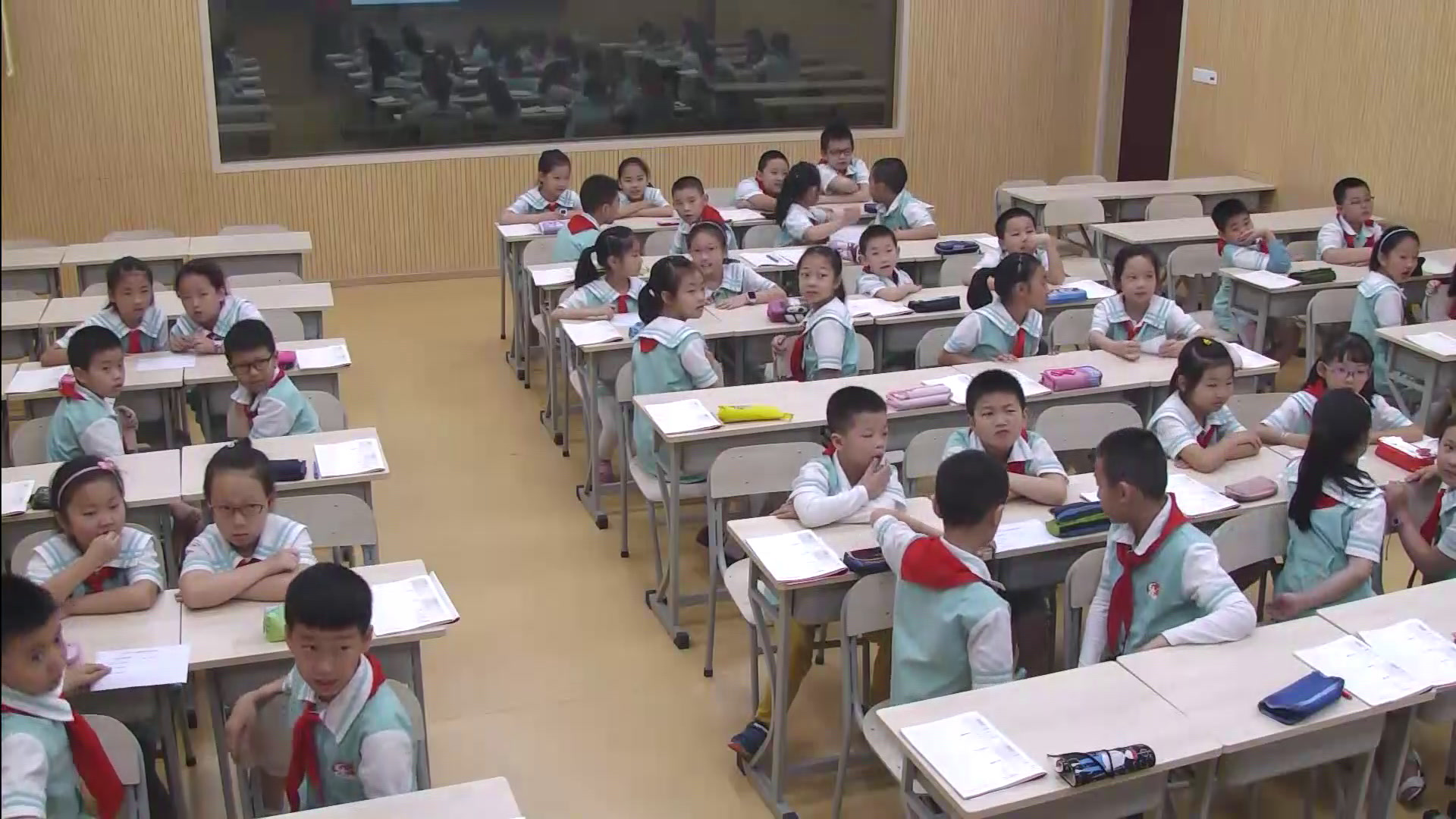 2.人教版数学三下《笔算乘法（进位）》四川省省一等奖