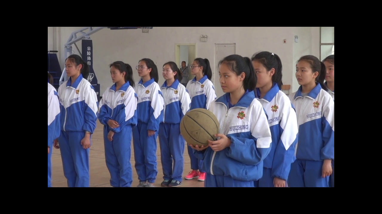 1.人教版体育七年级《双手胸前传球》国家级优质课