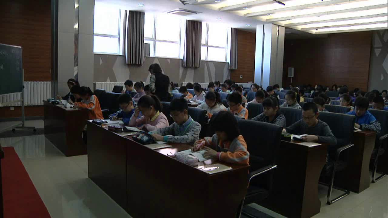 1.人教版语文六下《10　十六年前的回忆》北京市省级优课