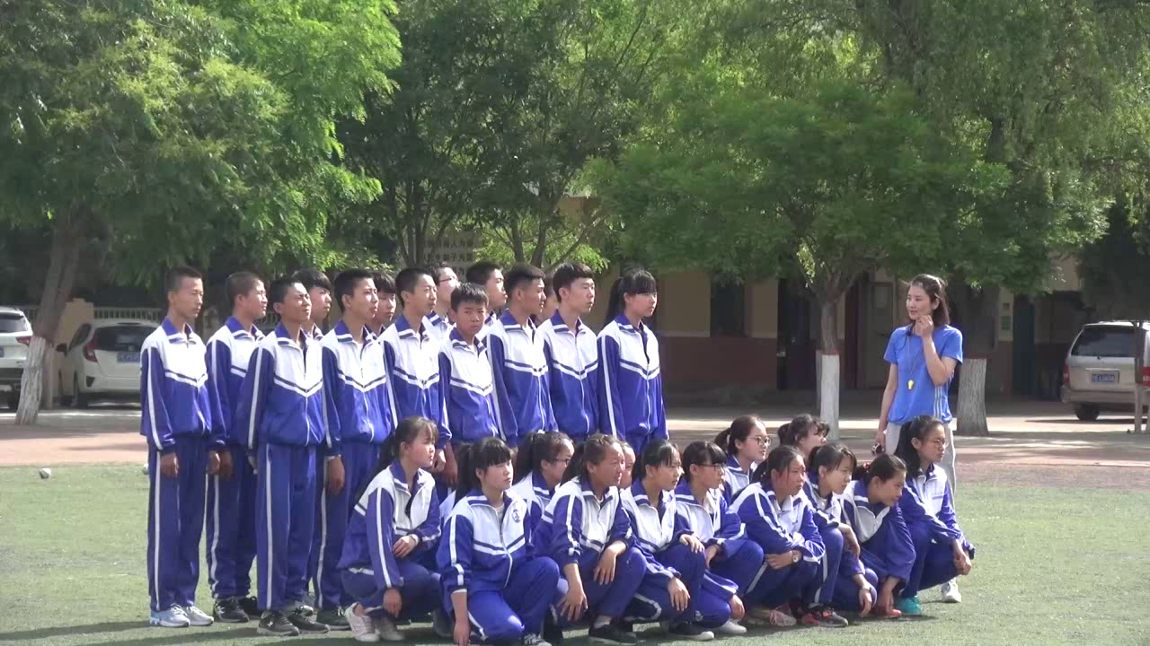 2.人教版体育九年级《后抛实心球》国家级优质课