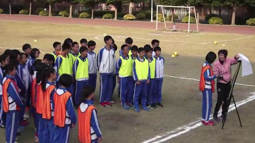 1.人教版体育八年级《简单战术配合》国家级优质课