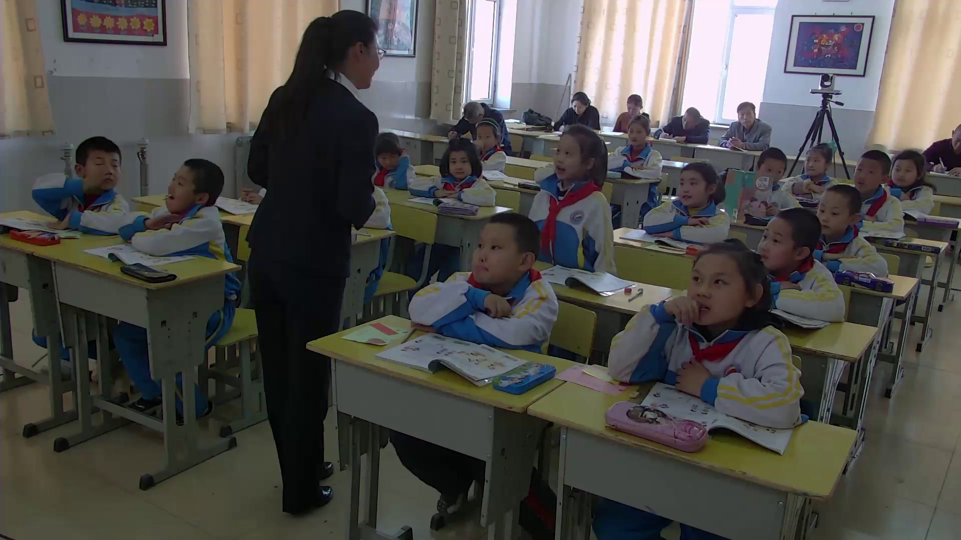 1.人教版道德与法治二下《2学做“快乐鸟”》吉林省省一等奖