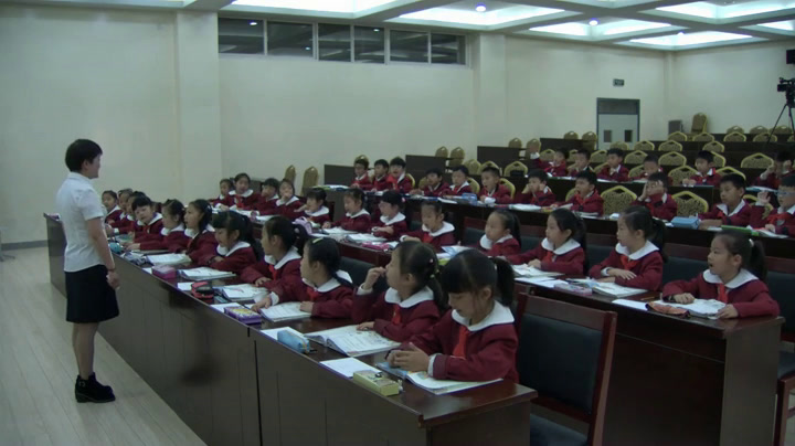 1.苏教2011版小学语文一下《12地球和它的七个兄弟》云南省省一等奖