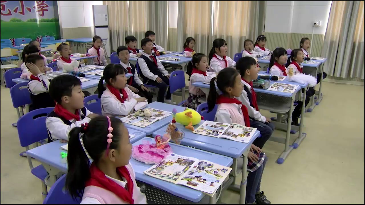 1.人美2011版美术一下《14.介绍我喜欢的玩具》安徽省市一等奖