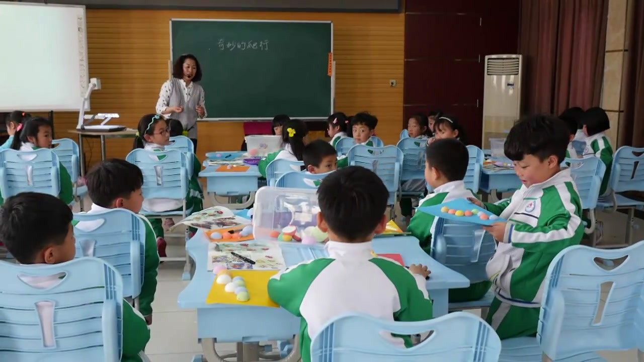 1.人美2011版美术一下《11.奇妙的爬行》山东省省一等奖