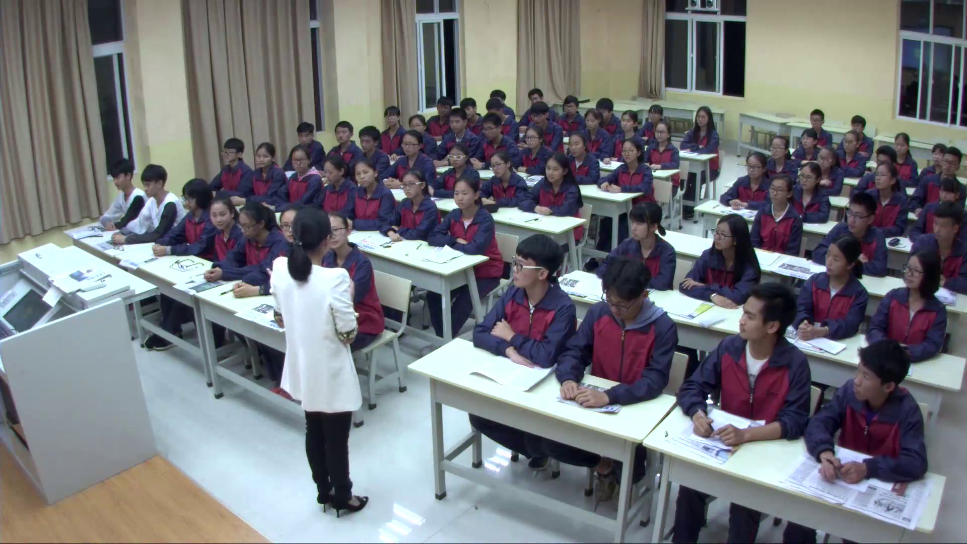 2.人教版英语必修3 Unit 1《Using LanguageⅡ》国家级优质课