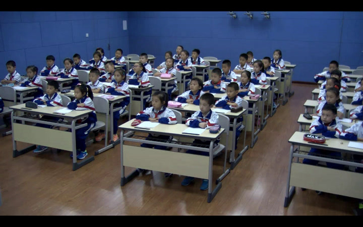 1.人美2011版美术二下《第11课艺术作品中的动物》吉林省市一等奖