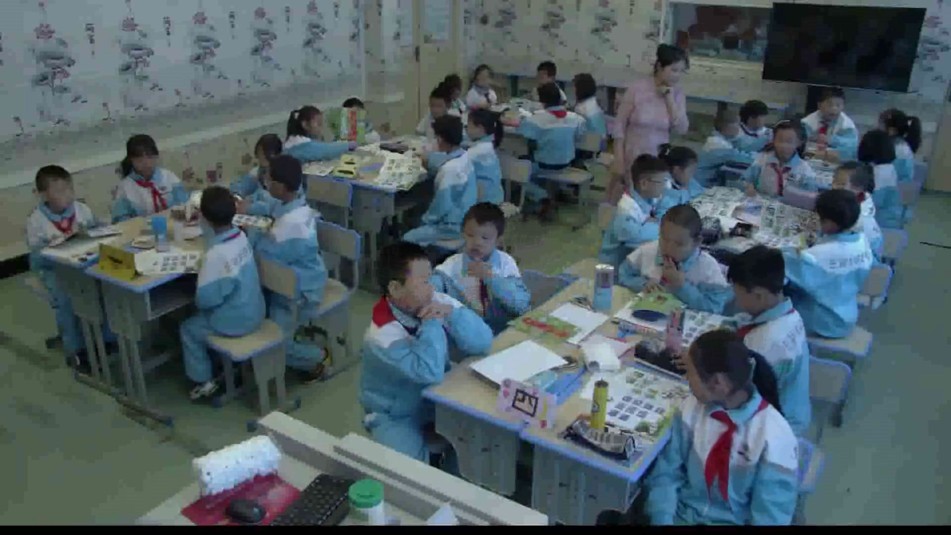 1.人美2011版美术三下《吉祥的小羊（内蒙古）》内蒙古县一等奖