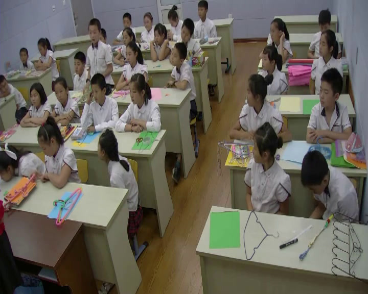 3.人美2011版美术四下《13、衣架的联想》辽宁省省一等奖