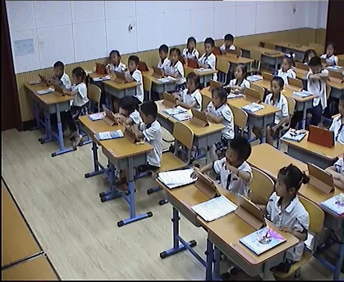 2.北师大数学一下《快乐的小鸭》全国一等奖