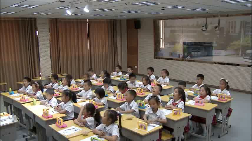 1.北师大数学一下《数豆子》全国一等奖