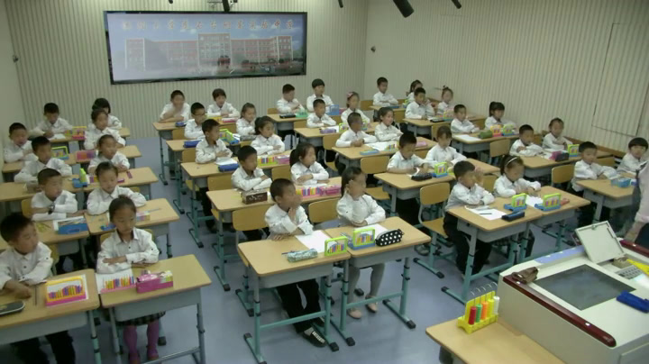 1.北师大数学二下《小蝌蚪的成长》全国一等奖