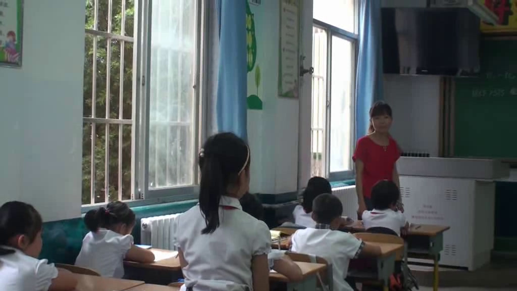 2.北师大数学二下《比一比》陕西省省一等奖