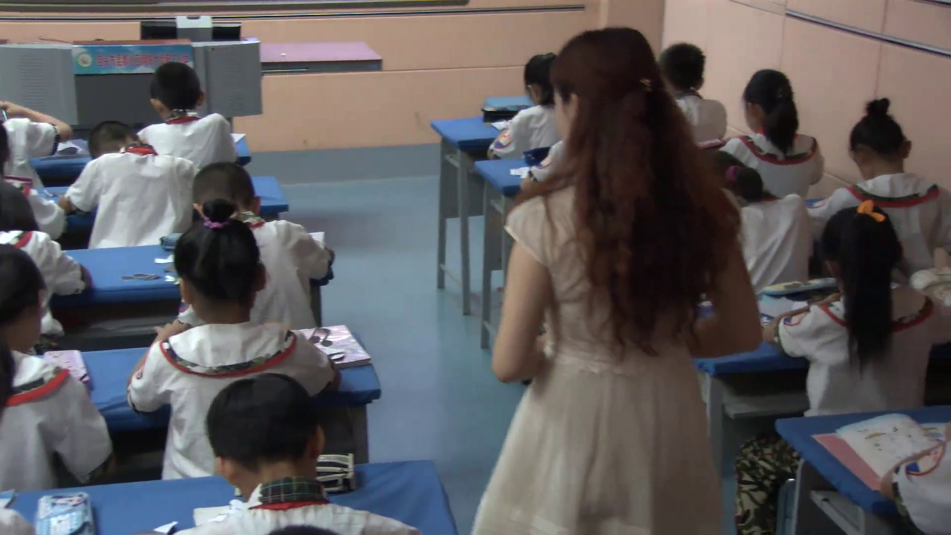 1.北师大数学三下《轴对称（一）》内蒙古省一等奖