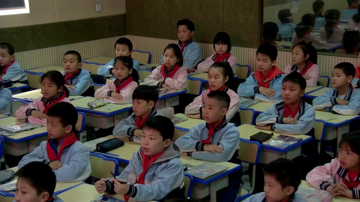 1.北师大数学四下《小数的意义（二）》广西省一等奖