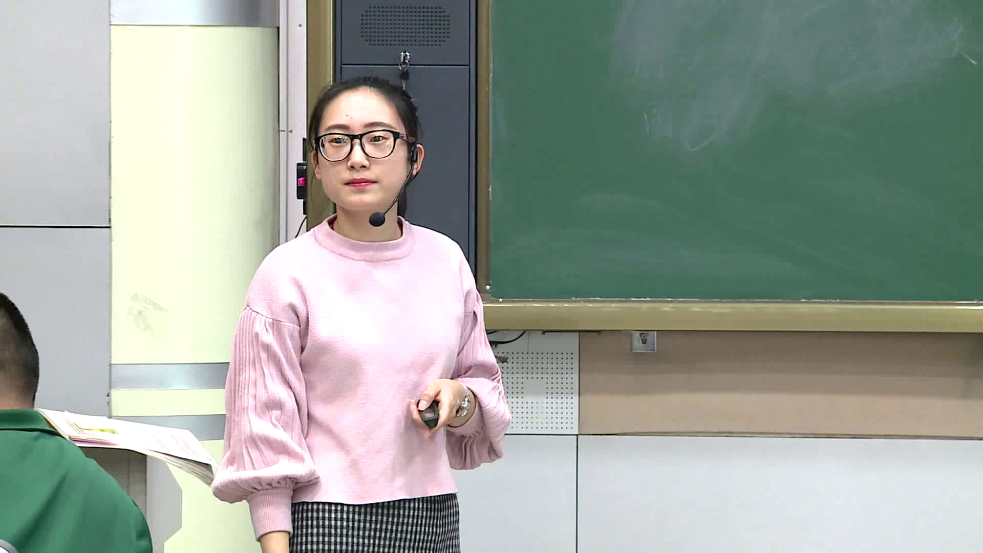 1.人教版高中语文必修4《8　拿来主义》建设兵团省一等奖