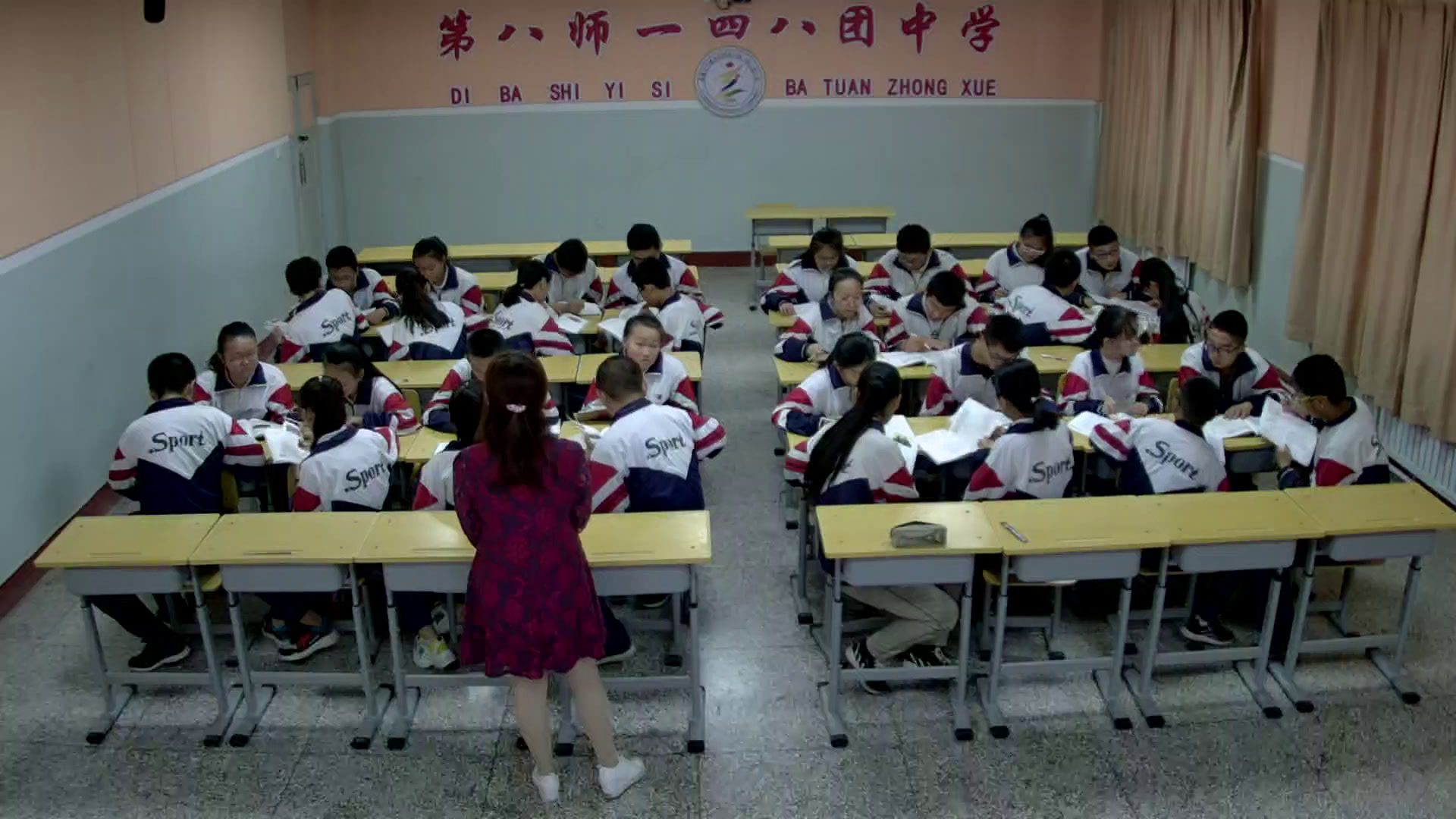 1.人教版历史八下《第14课海峡两岸的交往》建设兵团省级优课