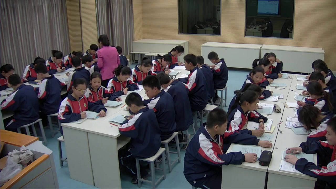 1.初中数学北师大2011版七下《等可能事件频率的稳定性》河南省市一等奖