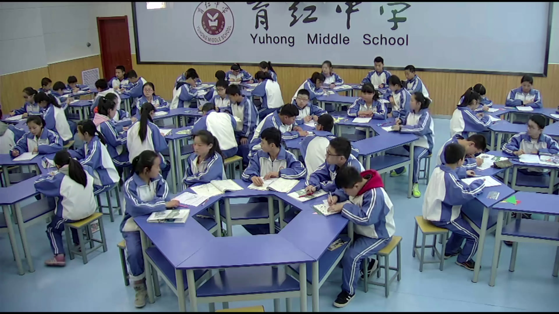4.初中数学北师大2011版七下《三角形的中线、角平分线》全国一等奖