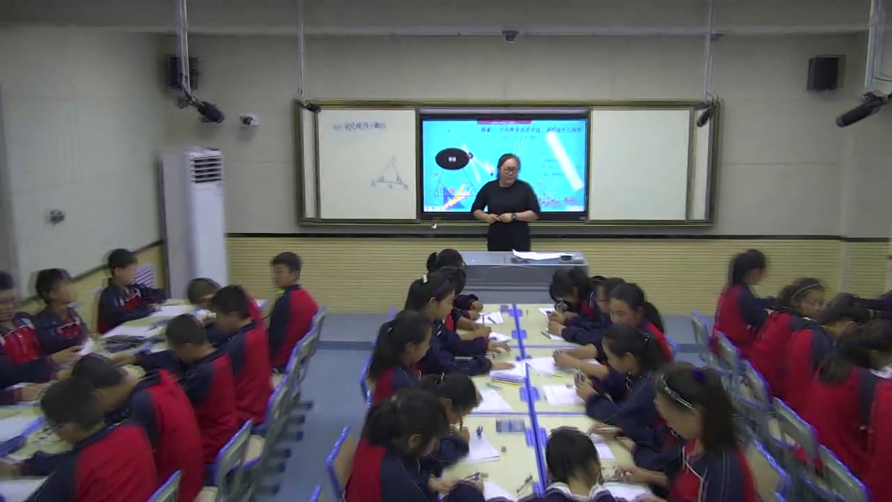 1.初中数学北师大2011版七下《4用尺规作三角形》全国一等奖