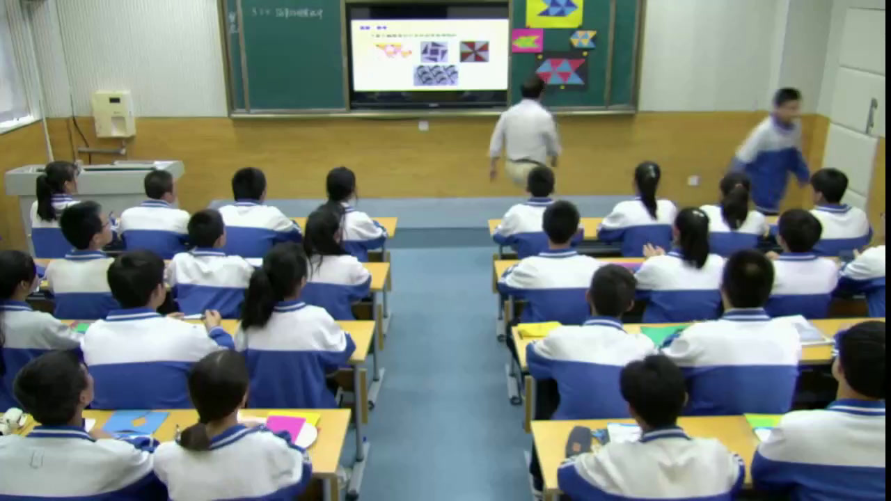 2.初中数学北师大2011版八下《4.简单的图案设计》陕西省省一等奖