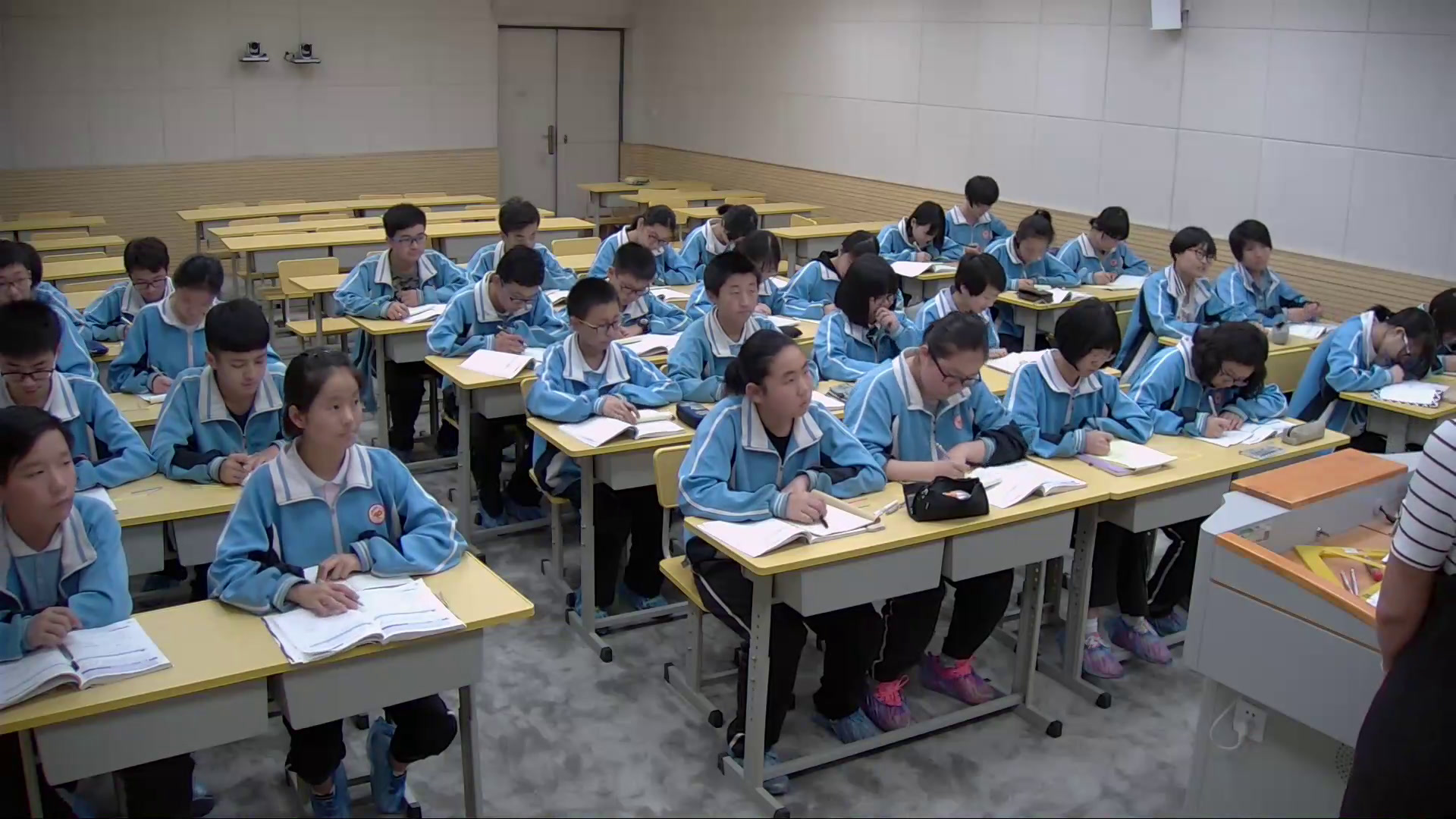 1.初中数学北师大2011版八下《平行四边形的判定一》河南省省一等奖