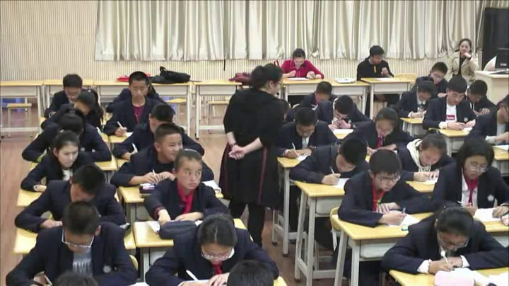 1.初中数学北师大2011版九下《二次函数在几何方…》云南省省一等奖