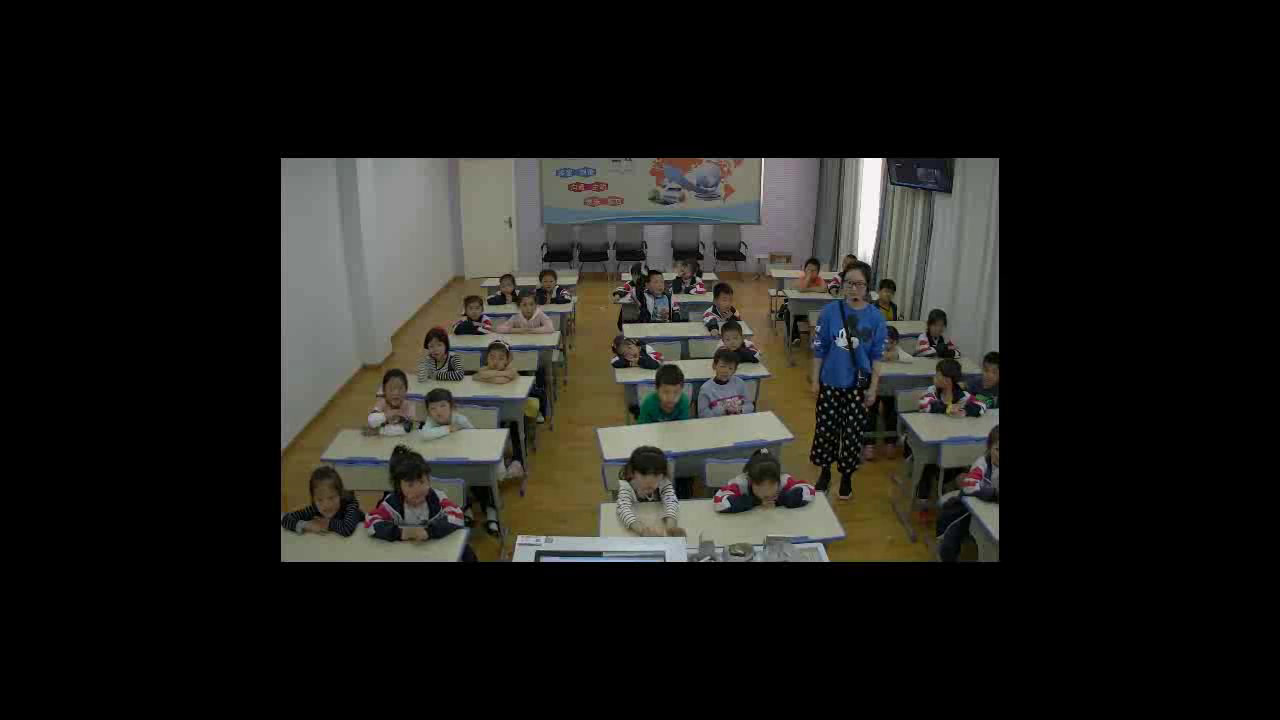 2.人音版音乐（吴斌主编）一下《小小的船》安徽省市一等奖